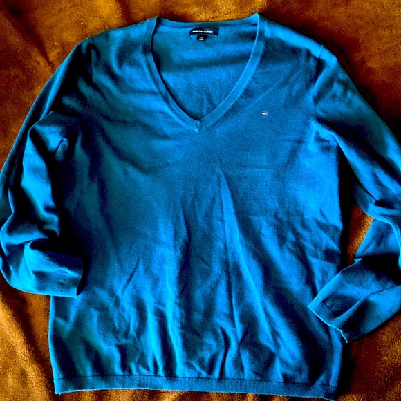 Tommy V-Neck Women’s Sweater - Picture 1 of 8
